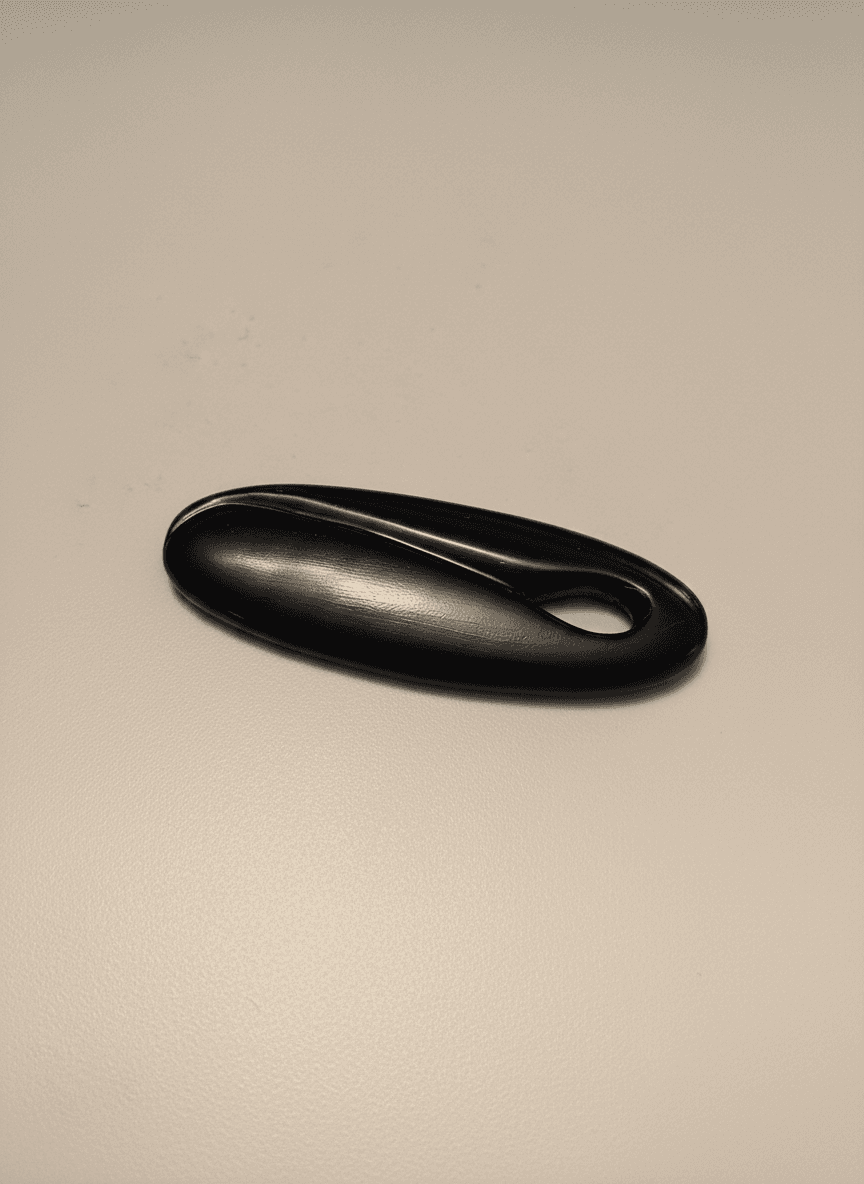 Pandantiv Oval Decupaj Negru A