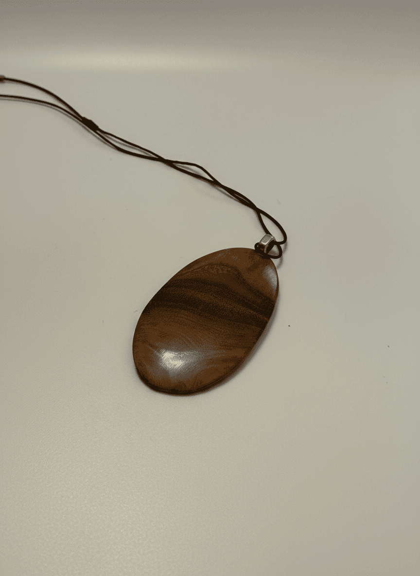 Pandantiv Oval Nuc cu Agățătoare