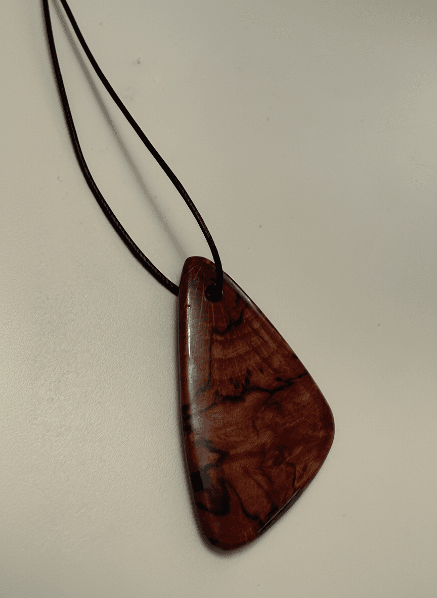 Pandantiv Triunghi Roșcat Burl A